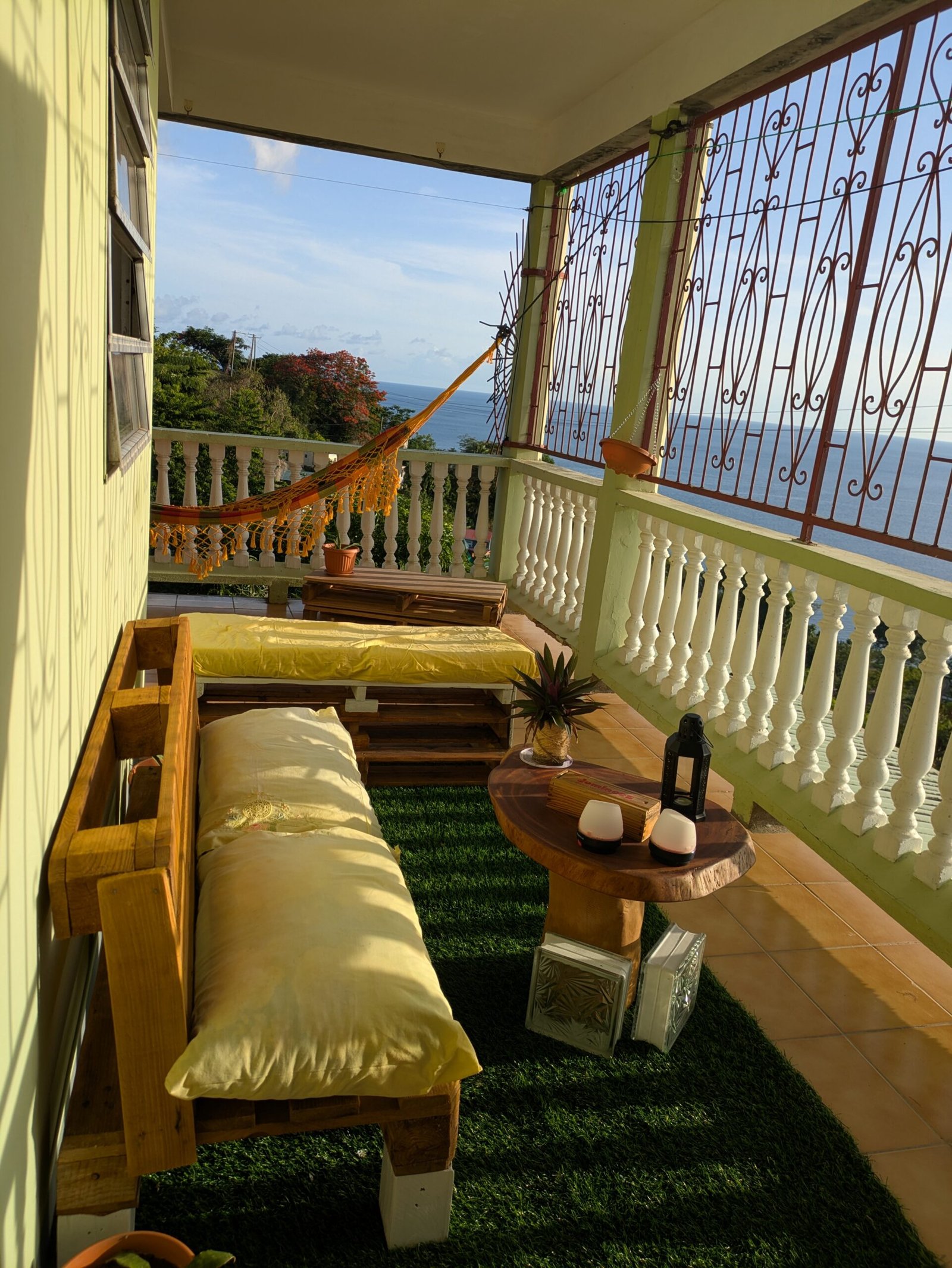 Relaxation area at the Fortune studio